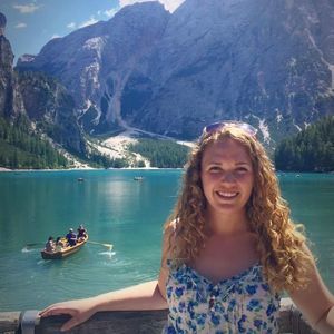 Meet your Posher, Courtney